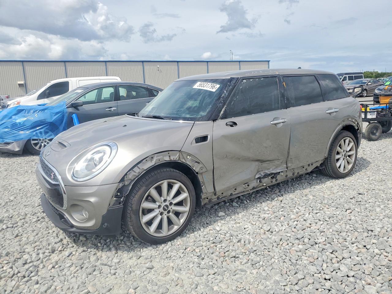 2018 MINI Clubman Cooper S, VIN WMWLN9C5XJ2E51212 — Бок
