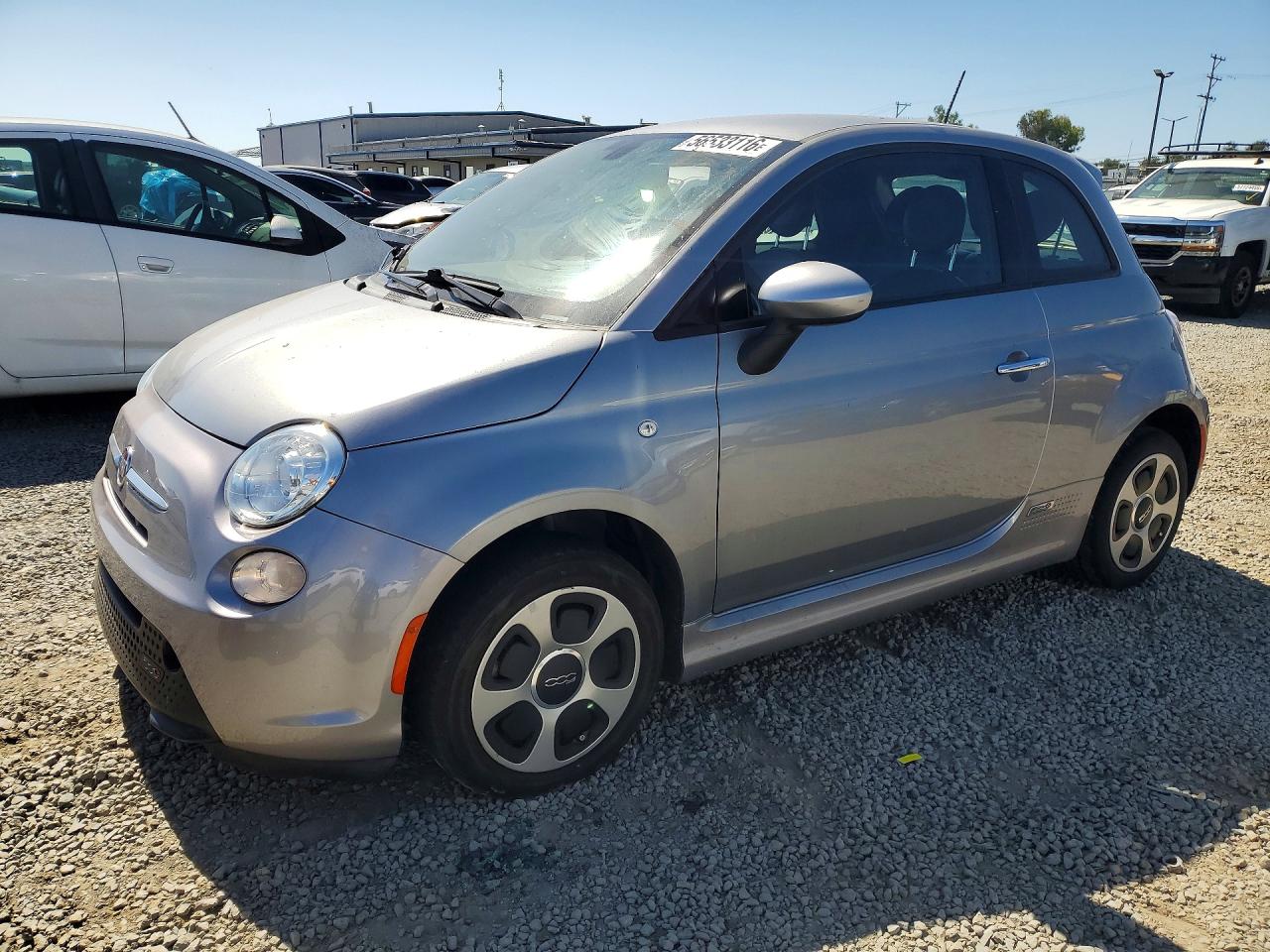 2017 FIAT 500e, VIN 3C3CFFGE8HT699185 — Side