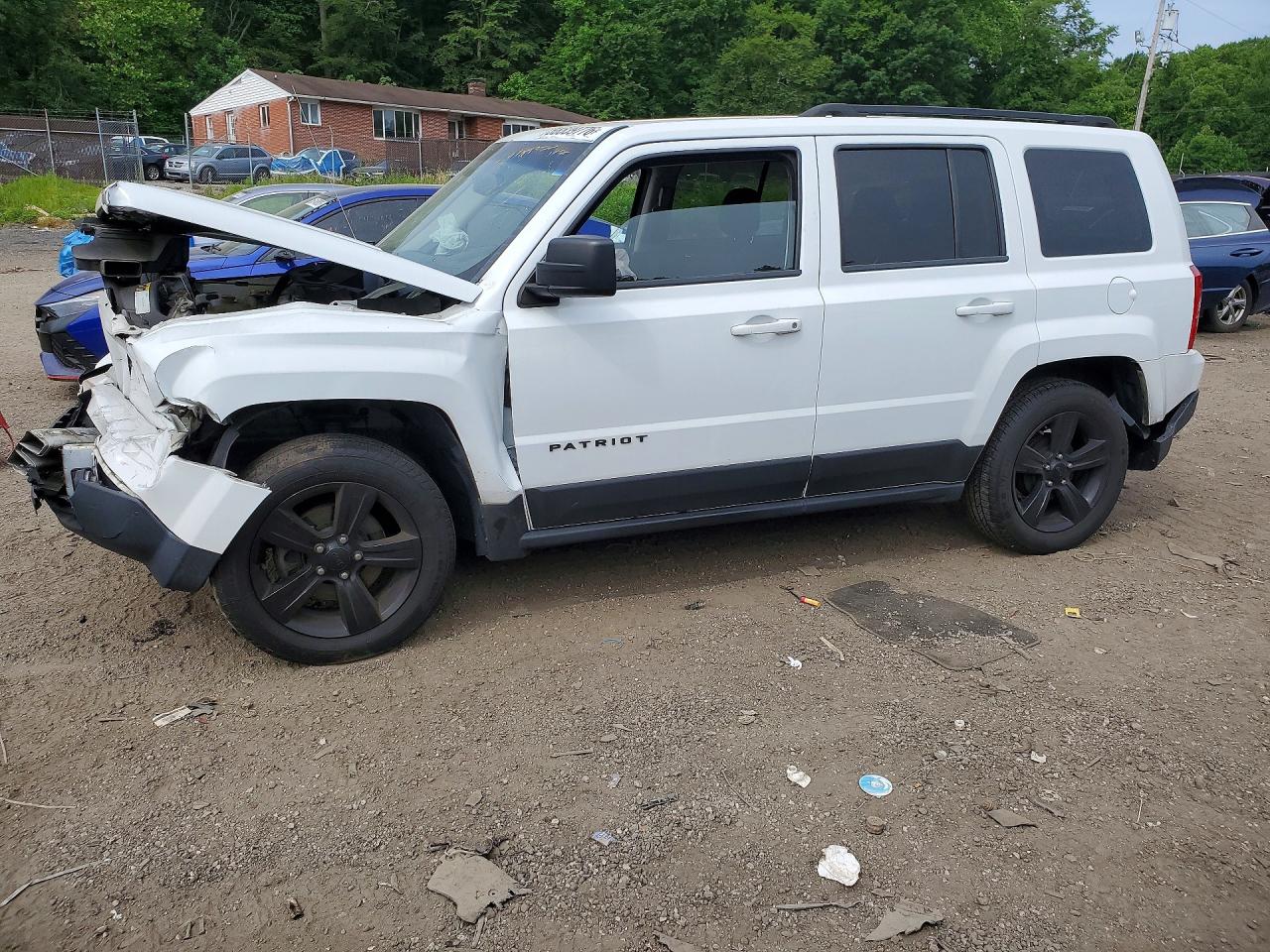 2015 Jeep Patriot Altitude, VIN 1C4NJPBA4FD318786 — Перед