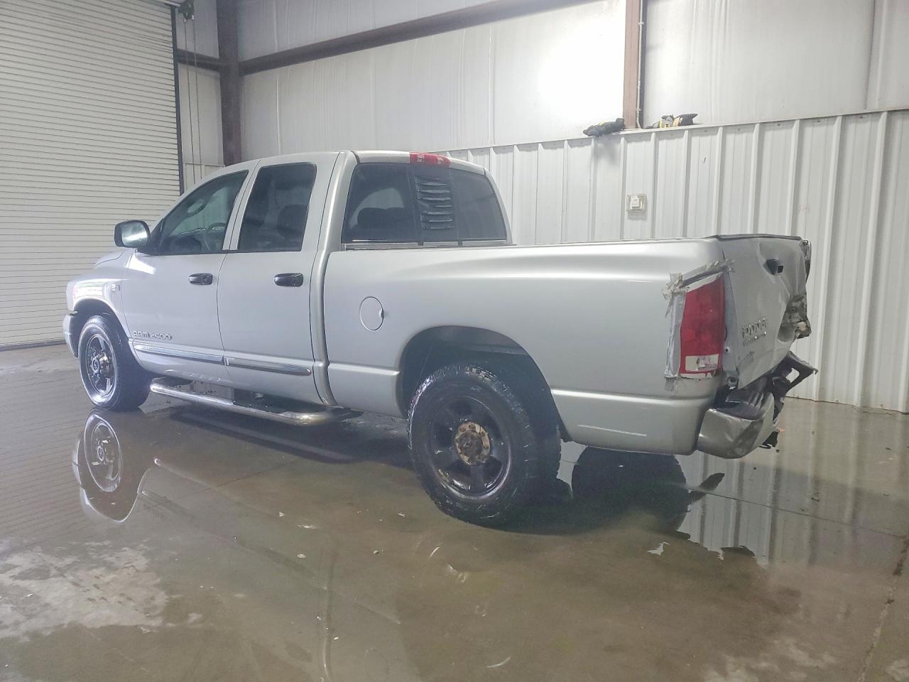 2004 Dodge 2500 SLT, VIN 3D7KA28D54G176431 — Зад