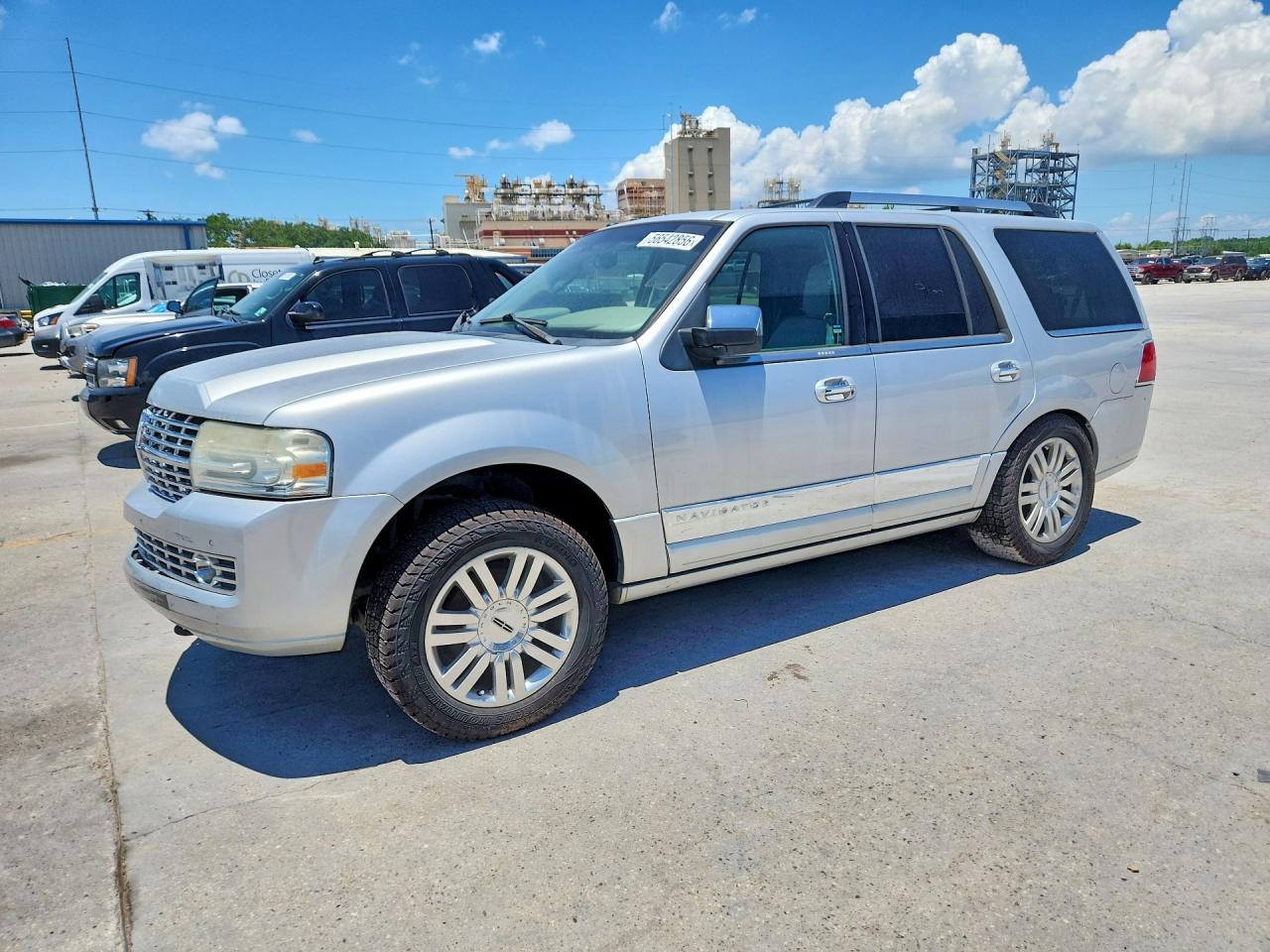 2013 Lincoln Navigator, VIN 5LMJJ2H51DEL06901 — Rear end