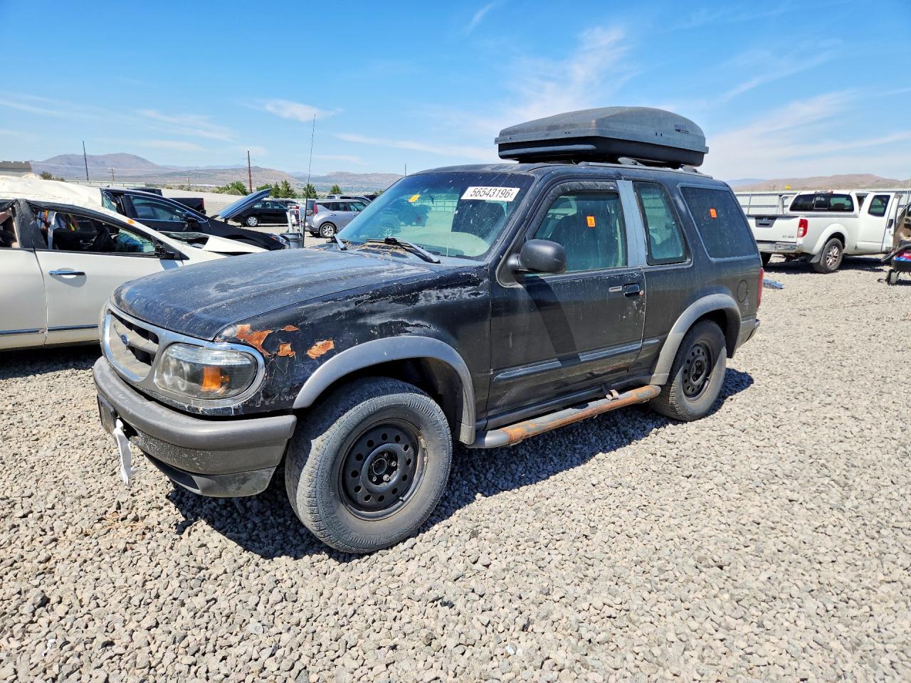 1998 Ford Explorer Sport, VIN 1FMYU24E6WUB28975 — Перед