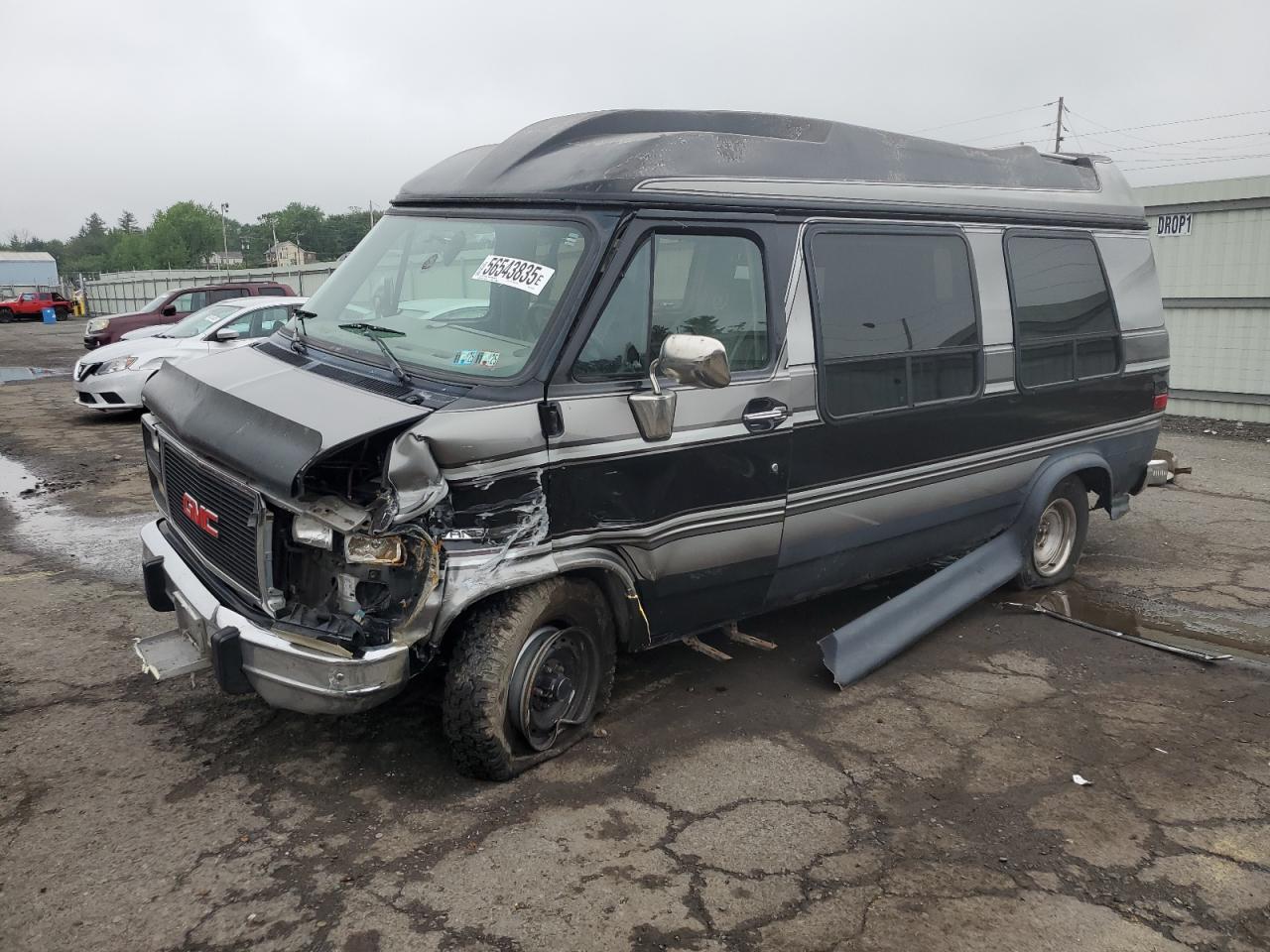 1995 GMC Vandura, VIN 1GDEG25K9SF517249 — Front end