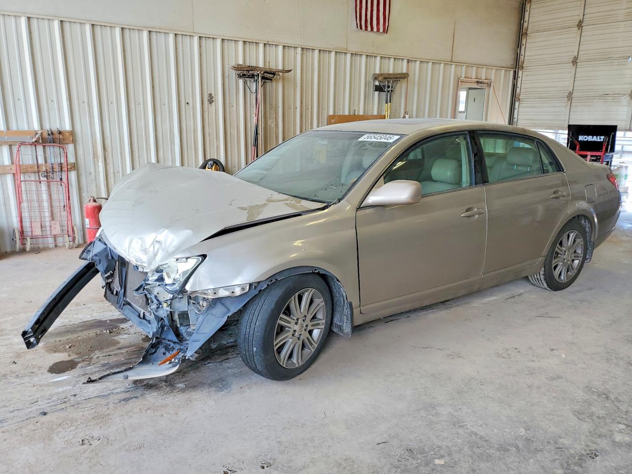2005 Toyota Avalon XLS, VIN 4T1BK36B45U024021 — Front end