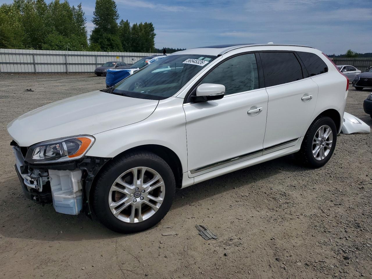 2015 Volvo XC60 T5, VIN YV4612RK6F2760323 — Front end