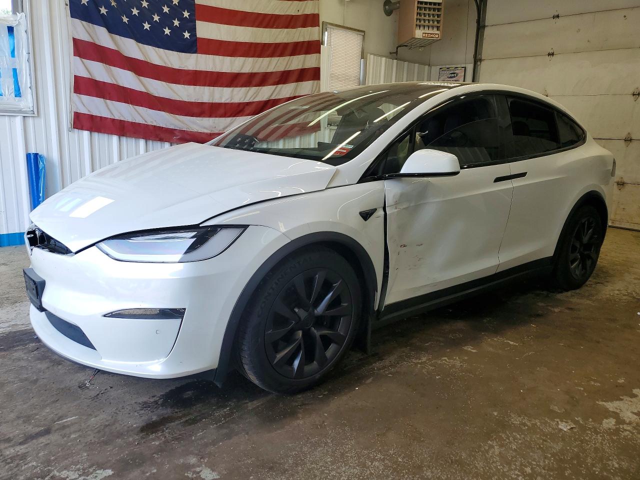 2022 Tesla Model X, VIN 7SAXCDE59NF343581 — Front end