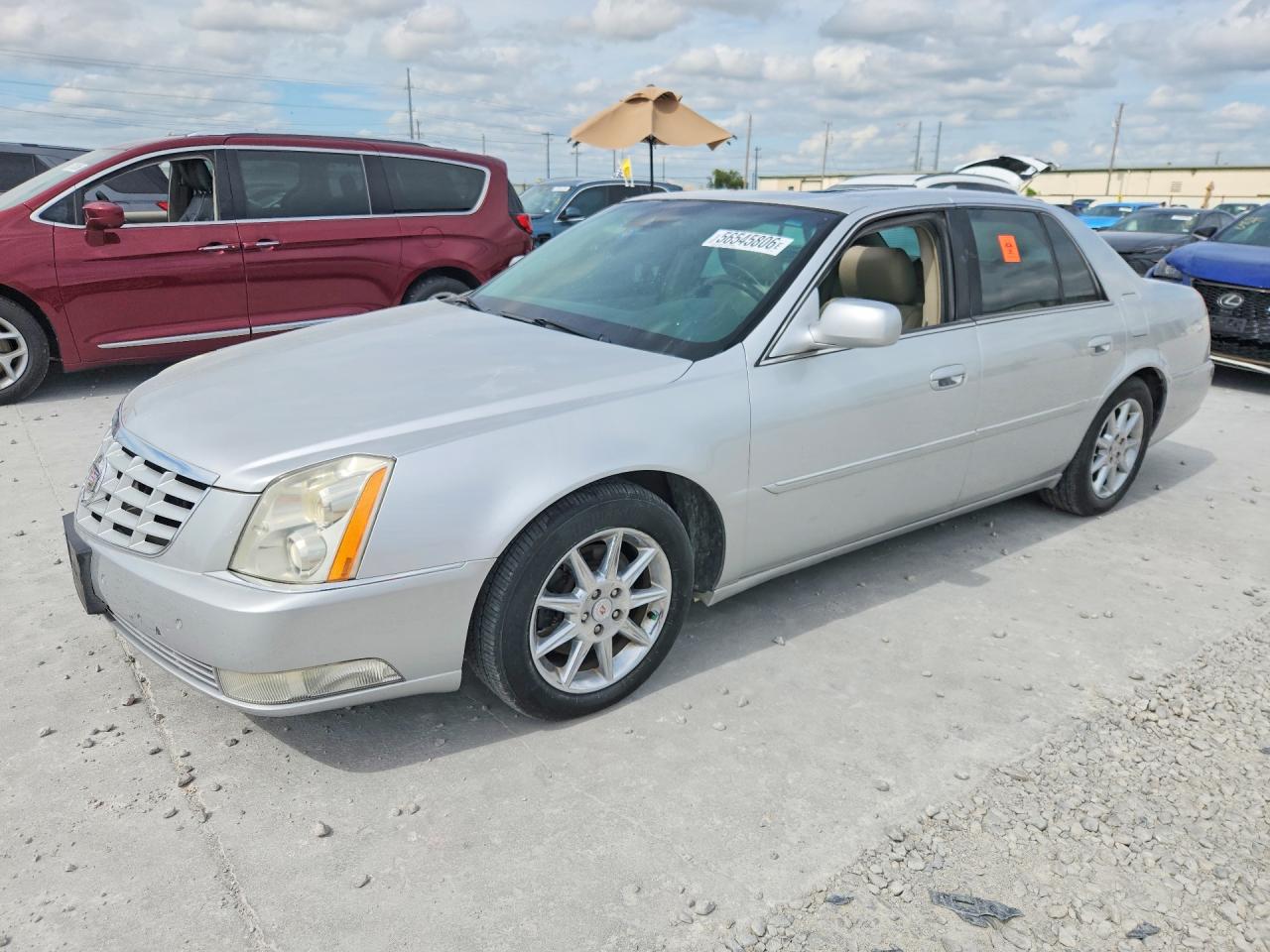2011 Cadillac DTS Premium Collection, VIN 1G6KH5E6XBU120558 — Roof