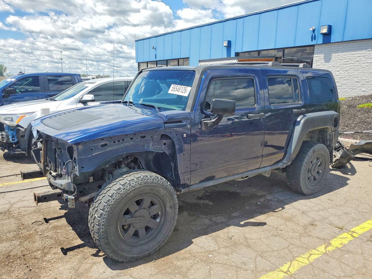 2007 Hummer H3 SUV, VIN 5GTDN13E478198005 — Front end