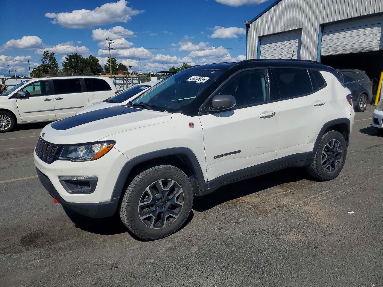2020 Jeep Compass Trailhawk, VIN 3C4NJDDB1LT170736 — Side