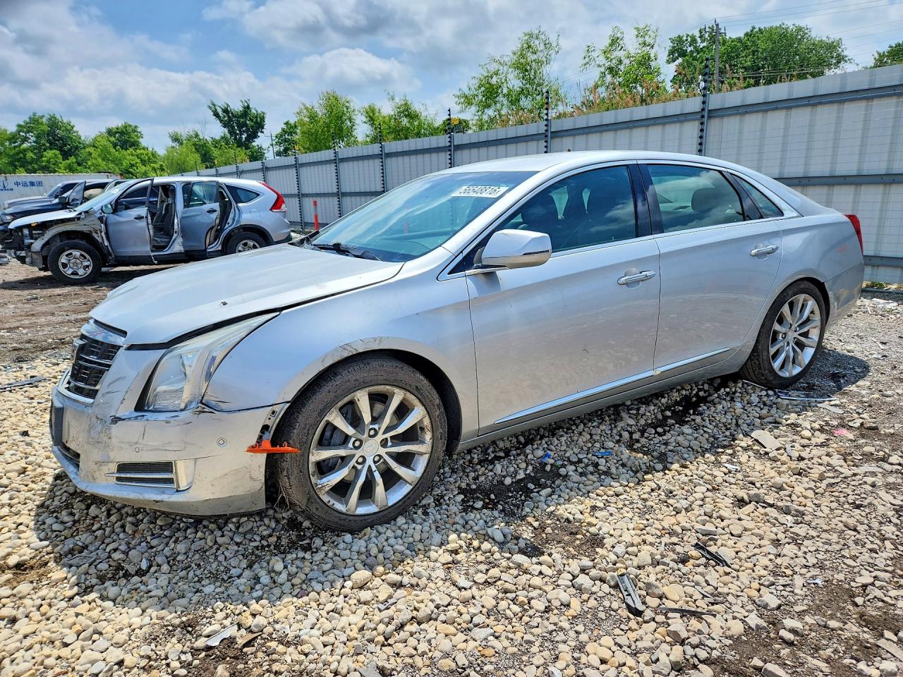 2016 Cadillac XTS Luxury Collection, VIN 2G61M5S33G9125722 — Front end