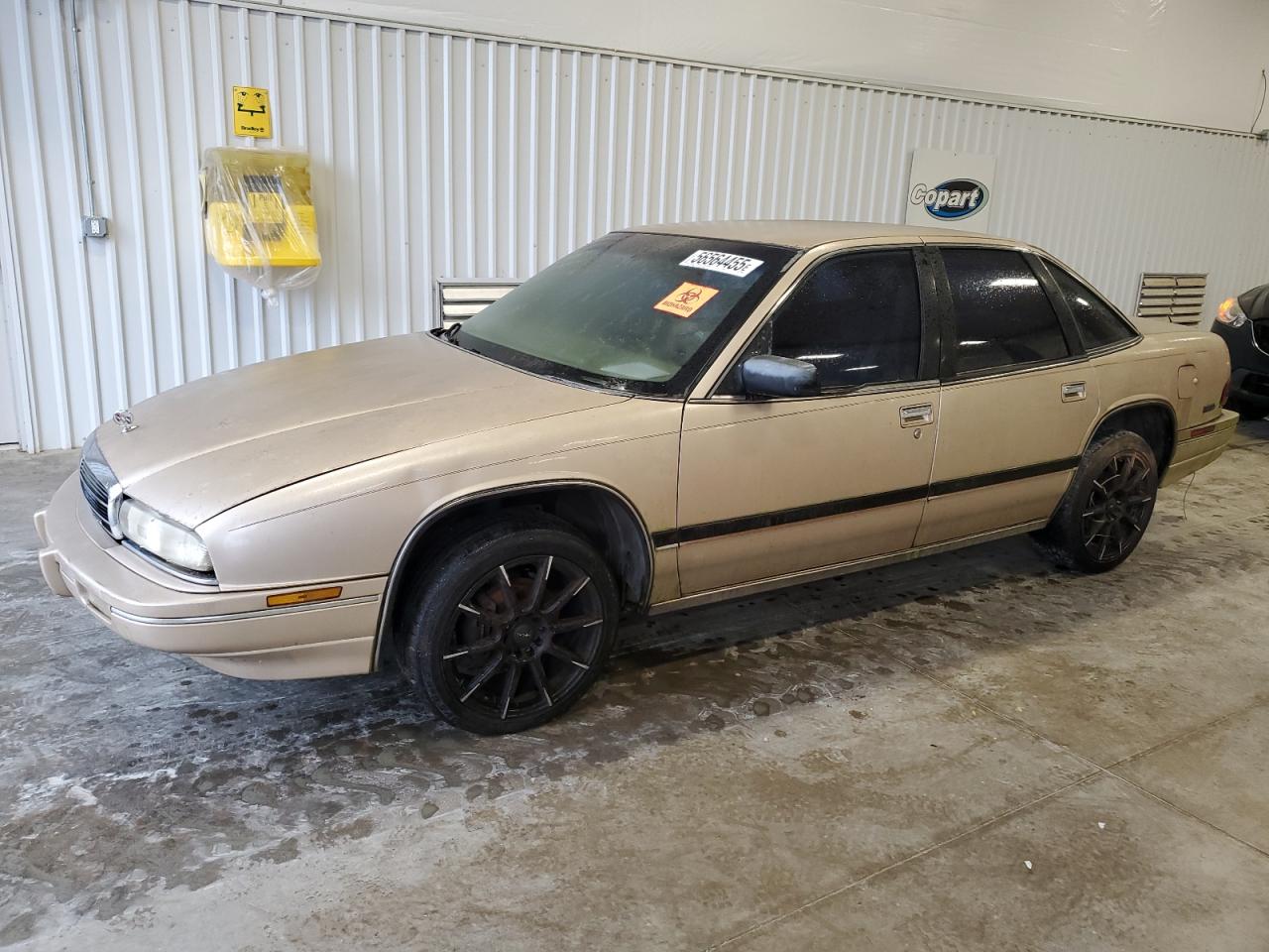 1993 Buick Regal Custom, VIN 2G4WB54L4P1411904 — Бок