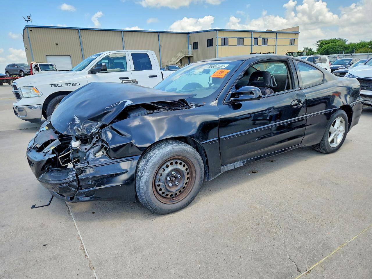 2000 Pontiac Grand Am GT, VIN 1G2NW12E1YM730723 — Front end