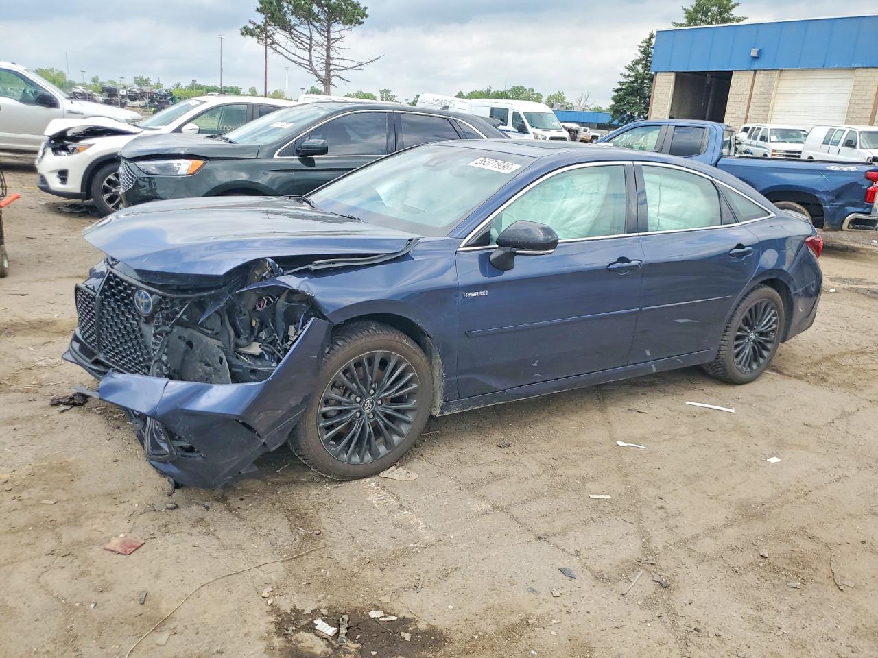 2019 Toyota Avalon Hybrid XSE, VIN 4T1B21FB3KU004150 — Front end