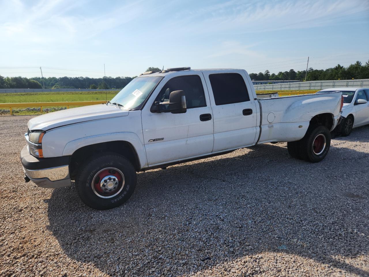 2004 Chevrolet Silverado 3500, VIN 1GCJC33U34F184543 — Mechanical
