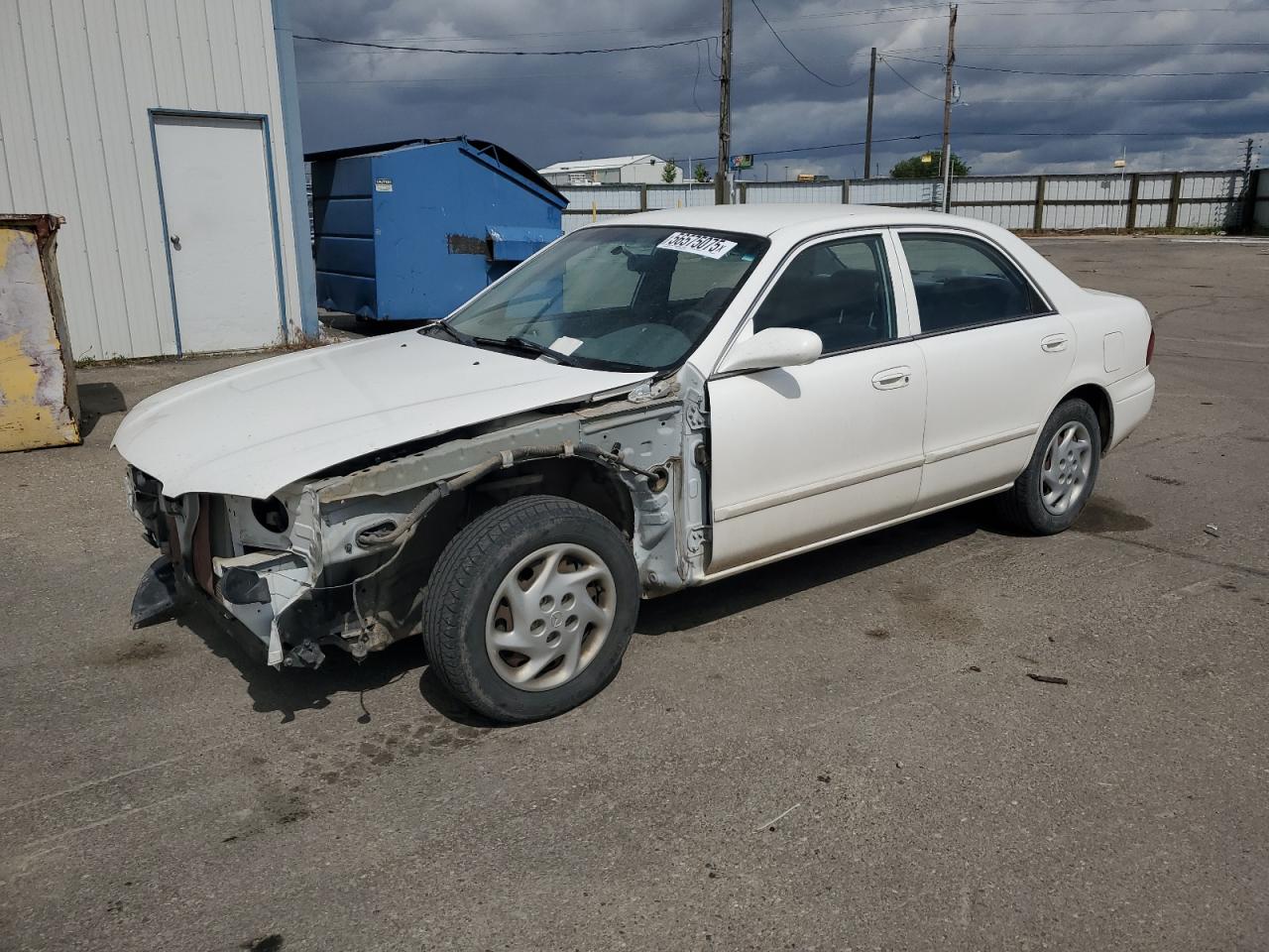2000 Mazda 626 LX, VIN 1YVGF22C3Y5165341 — Front end