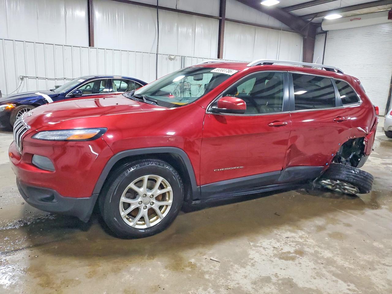 2014 Jeep Cherokee Latitude, VIN 1C4PJMCS8EW242877 — Бок
