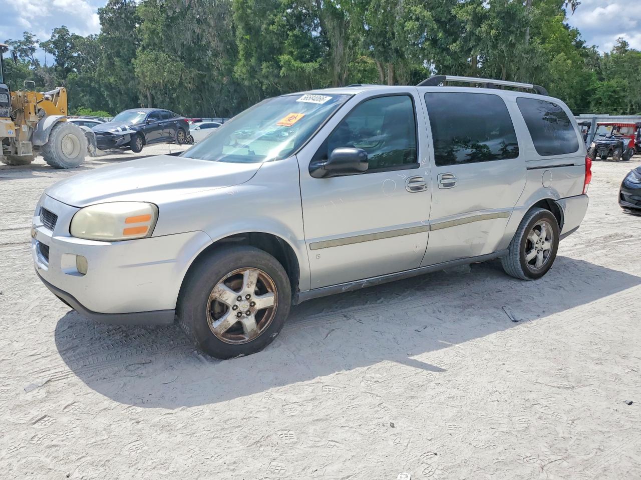 2007 Chevrolet Uplander 2LT, VIN 1GNDV33127D202339 — Side
