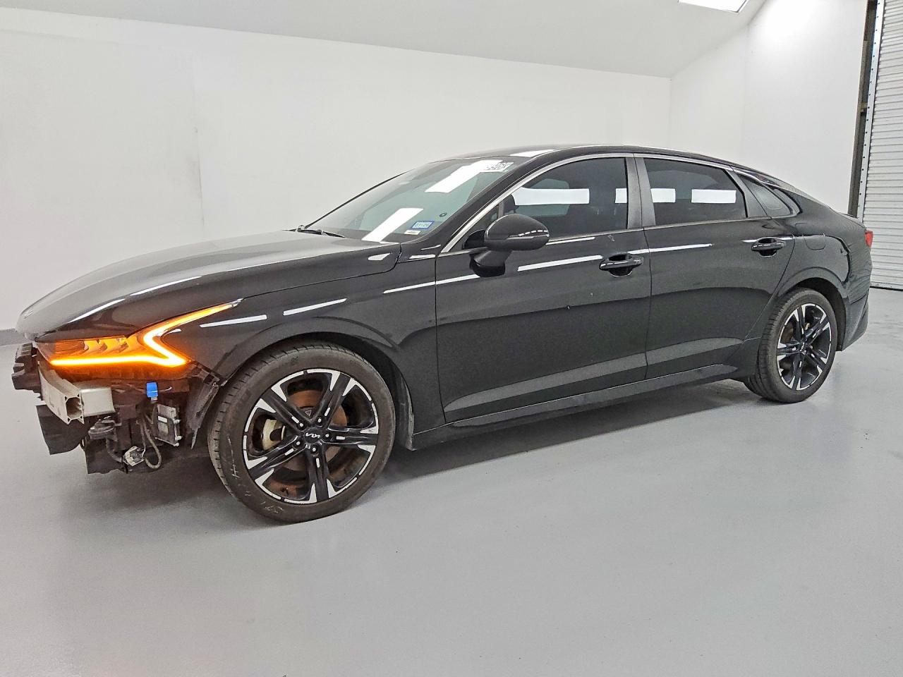 2022 Kia K5 GT-Line, VIN 5XXG64J20NG133304 — Front end