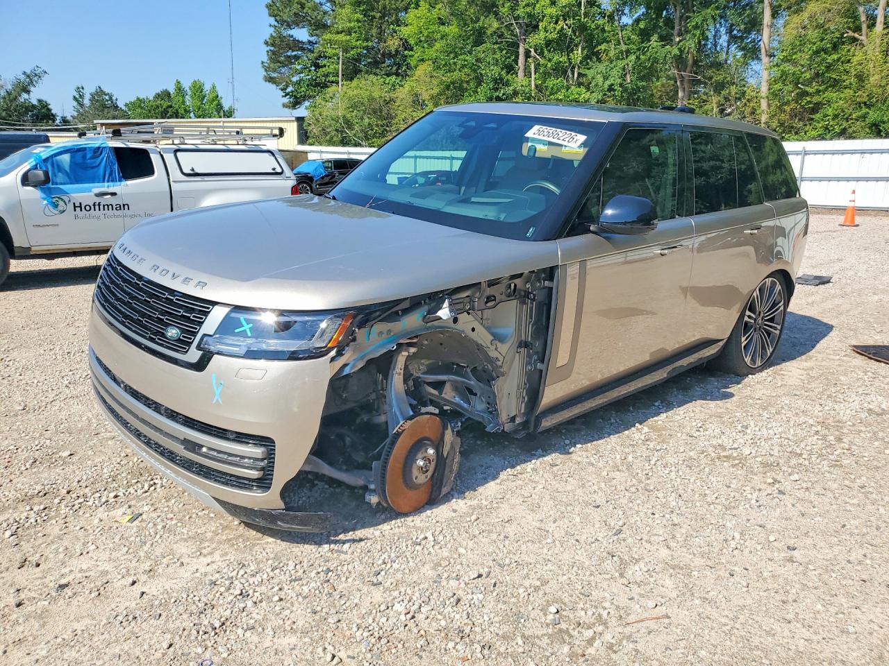 2025 Land Rover Range Rover SE, VIN SALKP9E91SA312768 — Front end