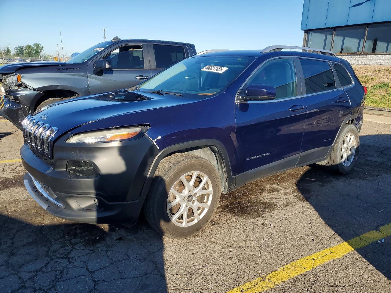 2016 Jeep Cherokee Limited, VIN 1C4PJMDB4GW181433 — Rear end