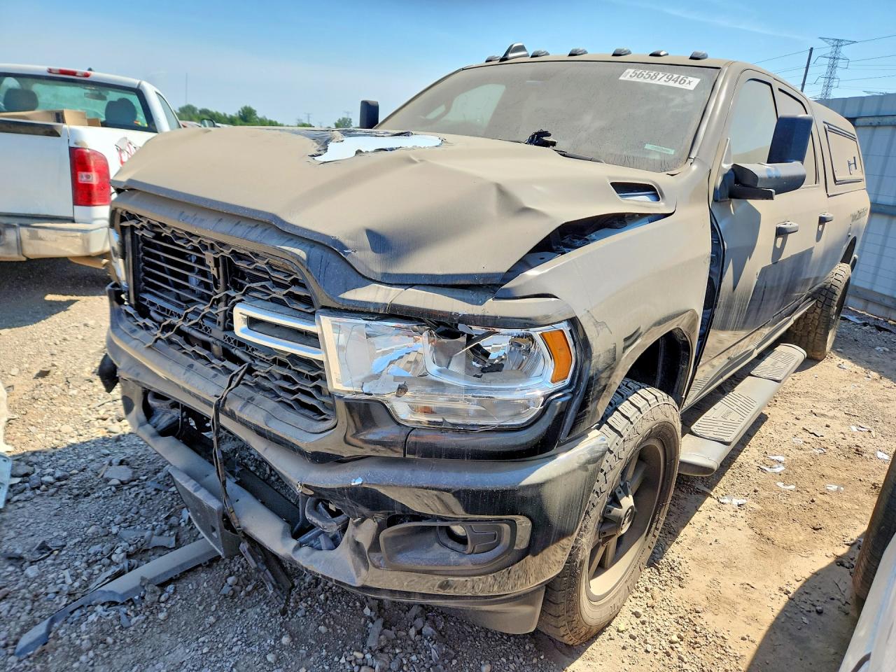 2022 Ram 2500 Tradesman, VIN 3C6UR5HJXNG424006 — Перед