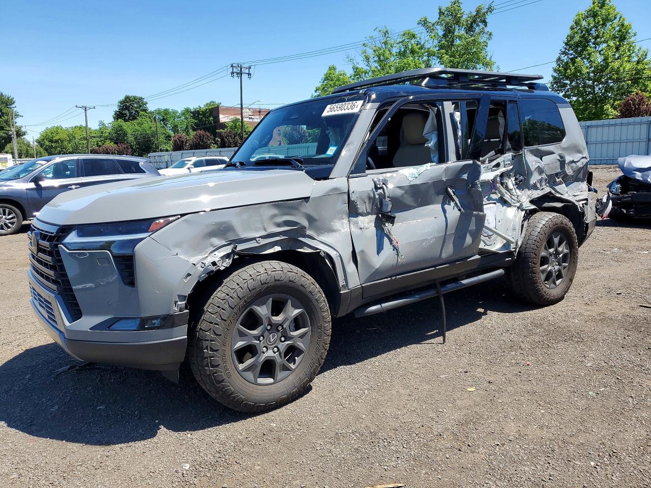 2024 Lexus GX 550 Premium+, VIN JTJTBCDX6R5019147 — Бок