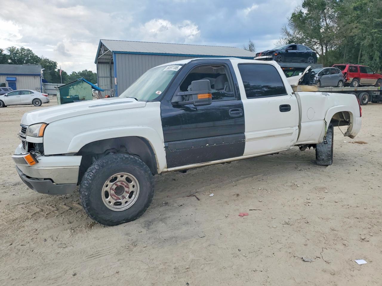 2006 Chevrolet Silverado 1500HD LT1, VIN 1GCGC13U86F120032 — Зад