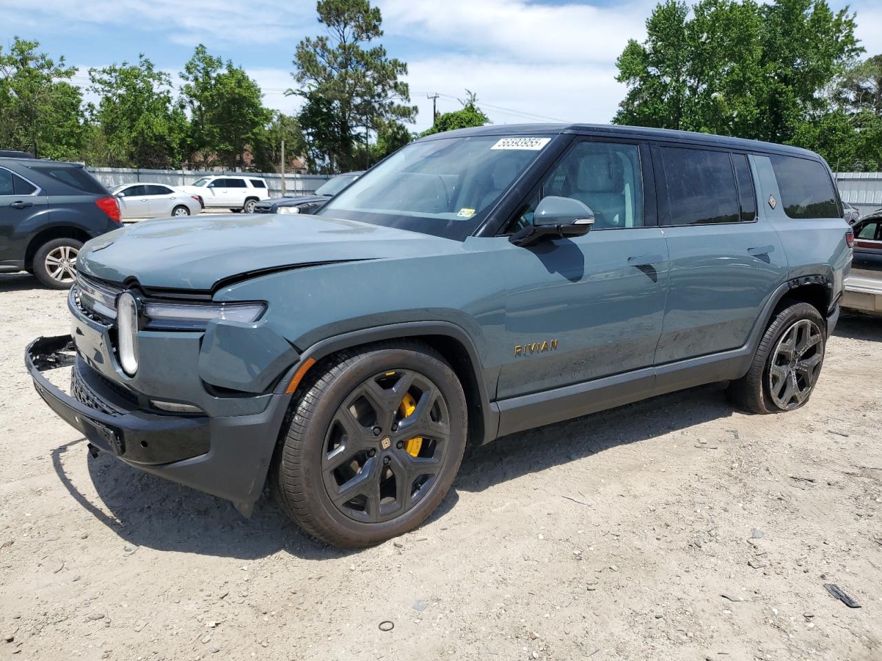 2025 Rivian R1S Premium, VIN 7PDSGCBP6SN061237 — Auction photo