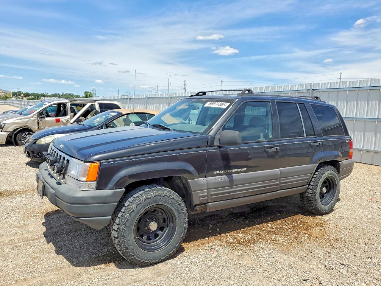 1998 Jeep Grand Cherokee Laredo, VIN 1J4GZ58S2WC123873 — Rear end