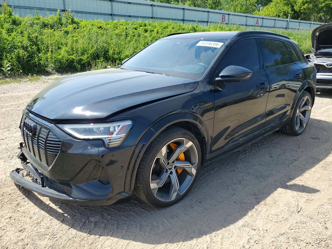 2022 Audi e-tron S Prestige, VIN WA1VCBGE3NB039763 — Front end
