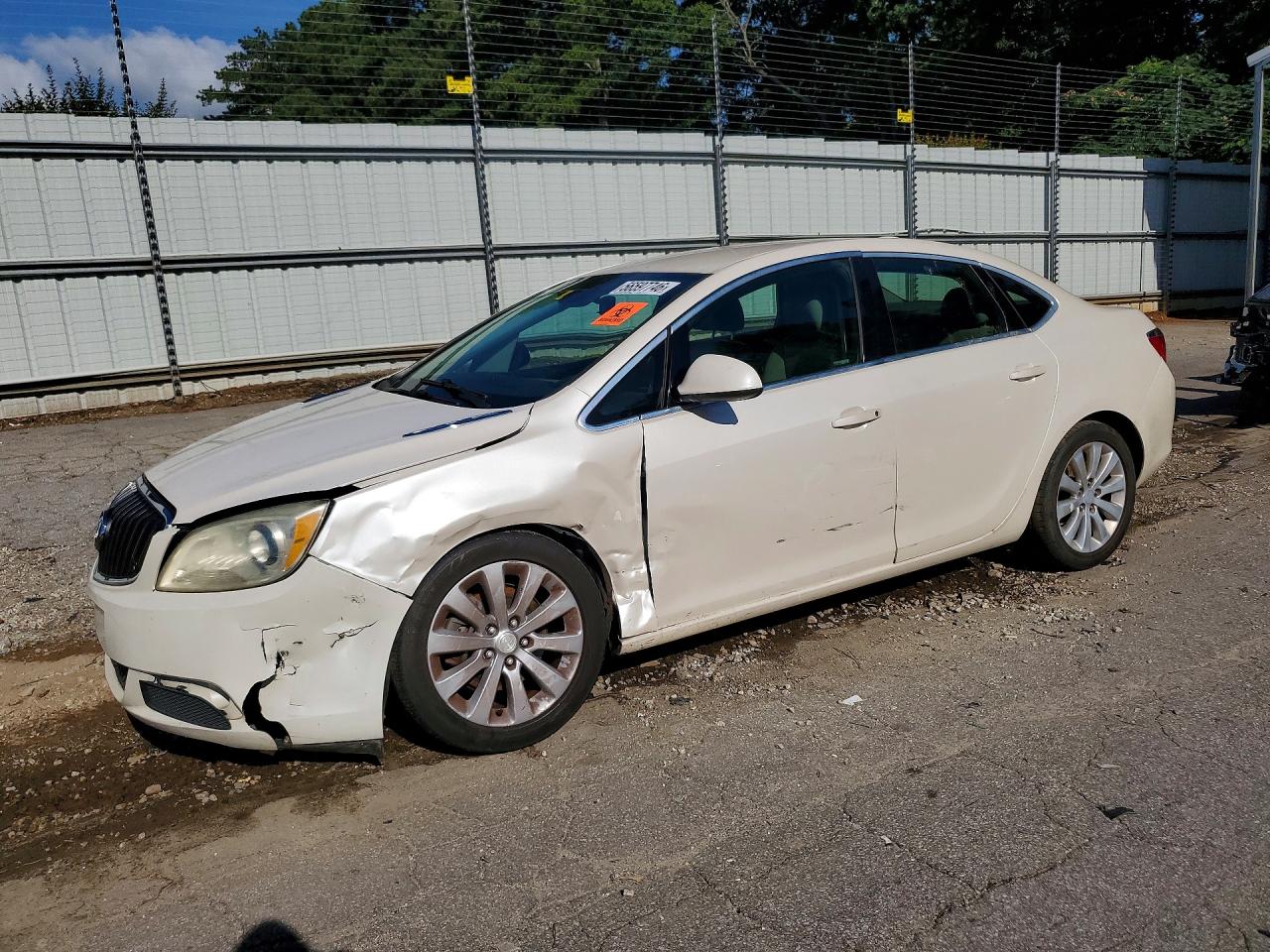 2016 Buick Verano, VIN 1G4PP5SK0G4130445 — Front end
