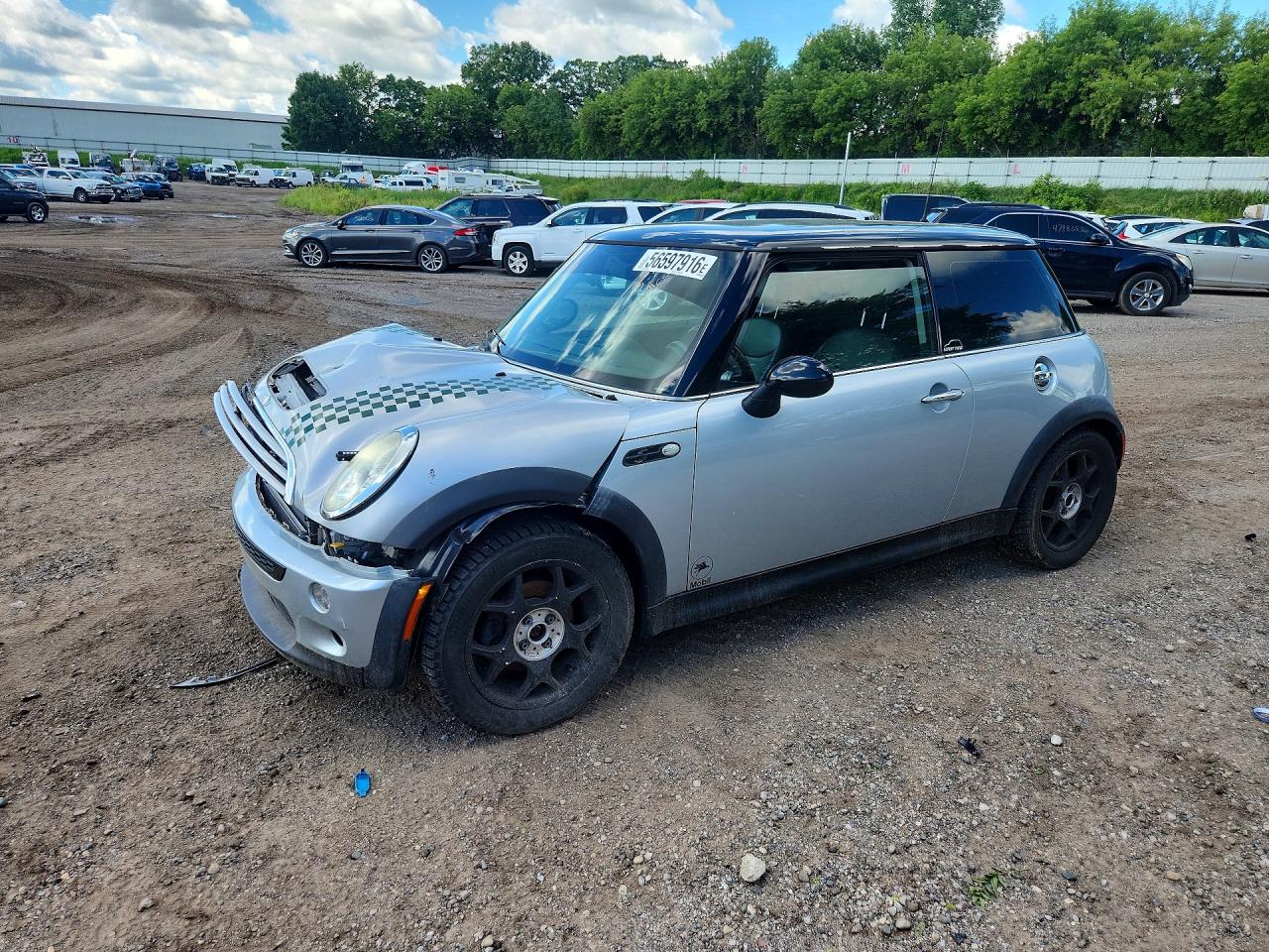 2002 MINI Hardtop S, VIN WMWRE33462TD56737 — Перед