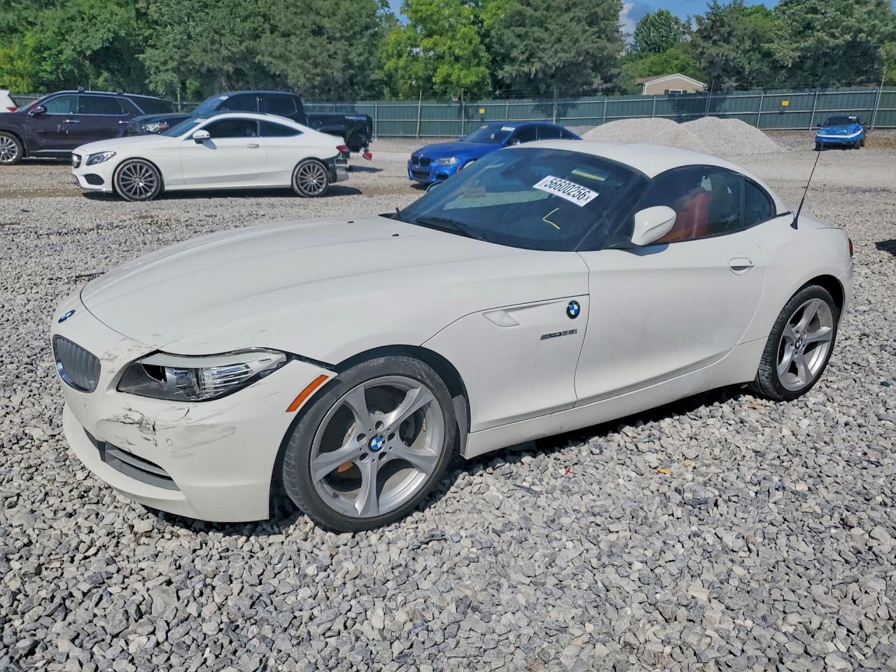 2011 BMW Z4 sDrive35i, VIN WBALM7C59BE384218 — Side