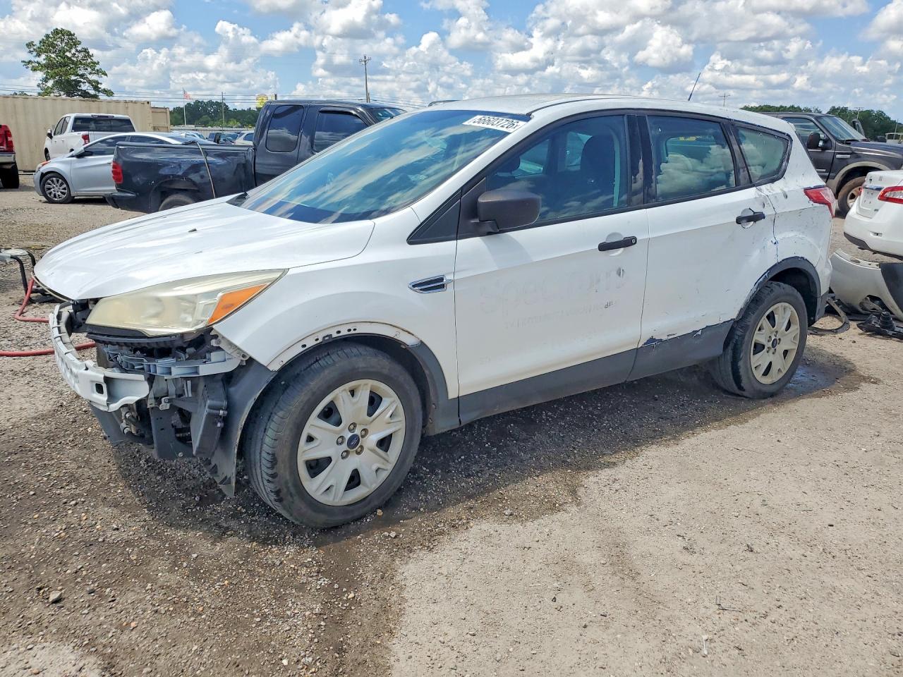 2014 Ford Escape S, VIN 1FMCU0F78EUB48592 — Front end