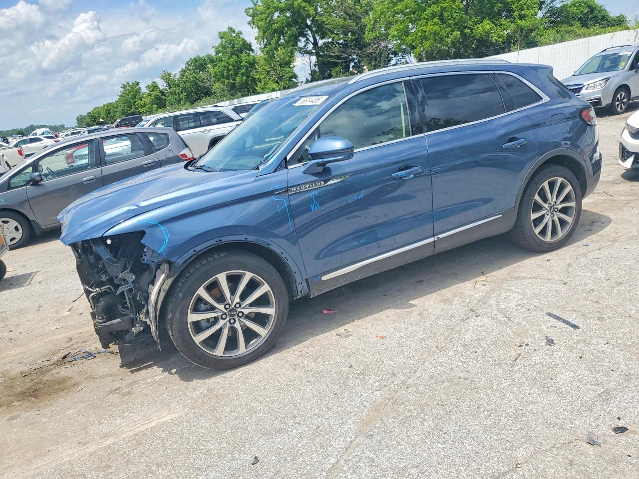 2019 Lincoln Nautilus Select, VIN 2LMPJ8K97KBL19760 — Front end