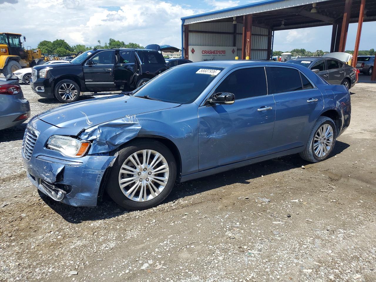 2011 Chrysler 300 C, VIN 2C3CK6CT6BH557790 — Front end
