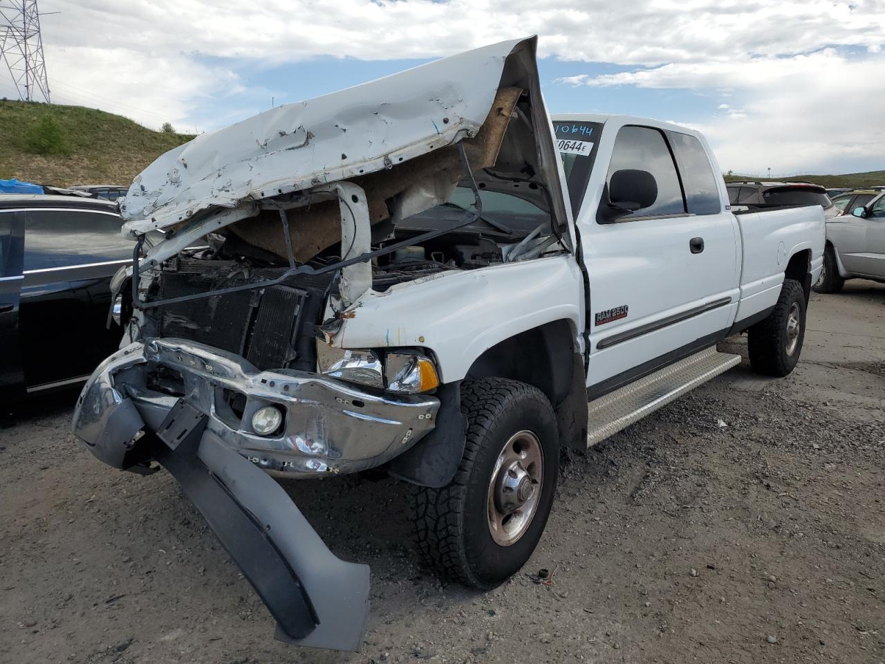 2001 Dodge 2500, VIN 3B7KF23691G709011 — Front end