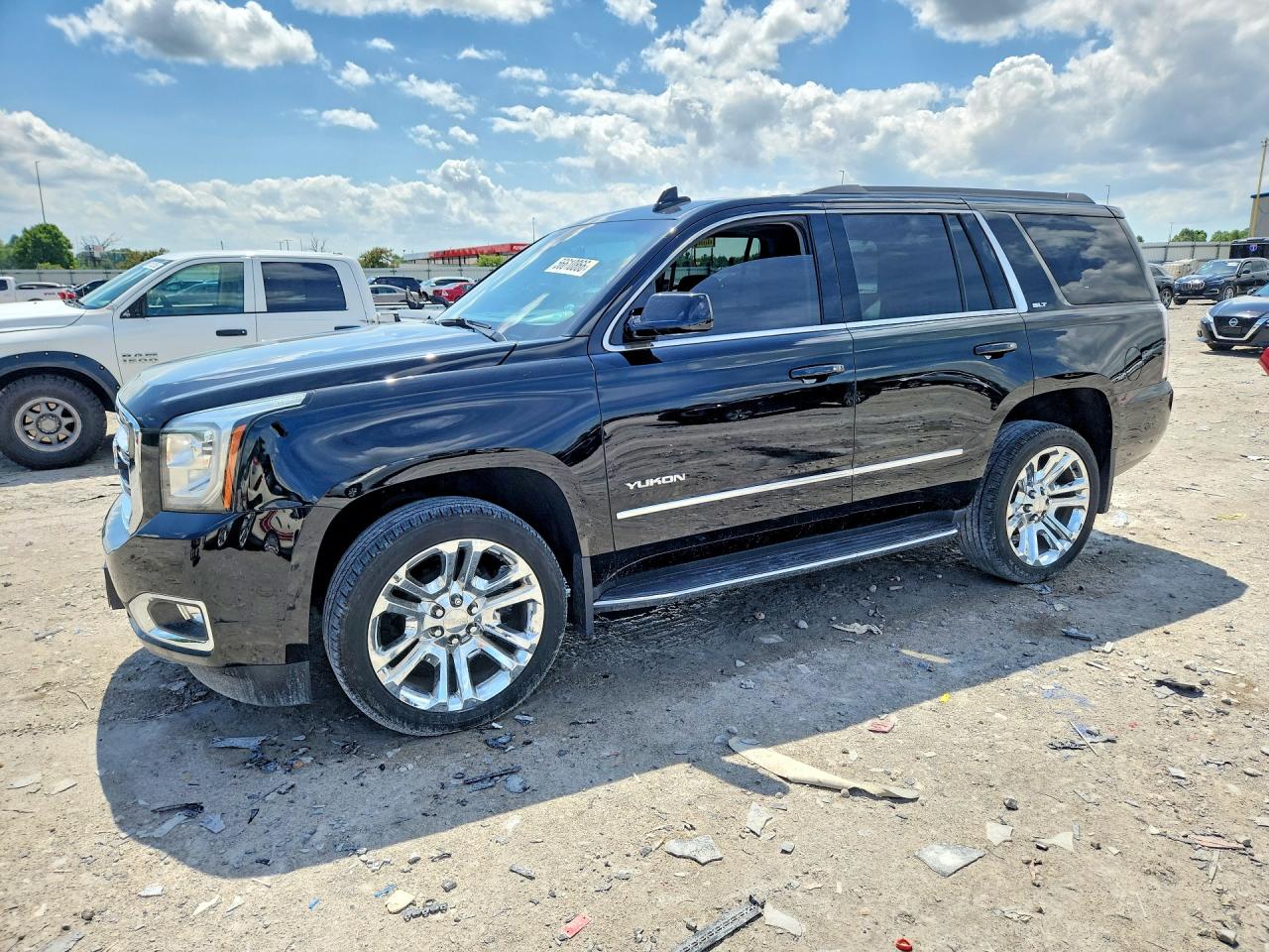 2017 GMC Yukon SLT, VIN 1GKS2BKC0HR189217 — Side