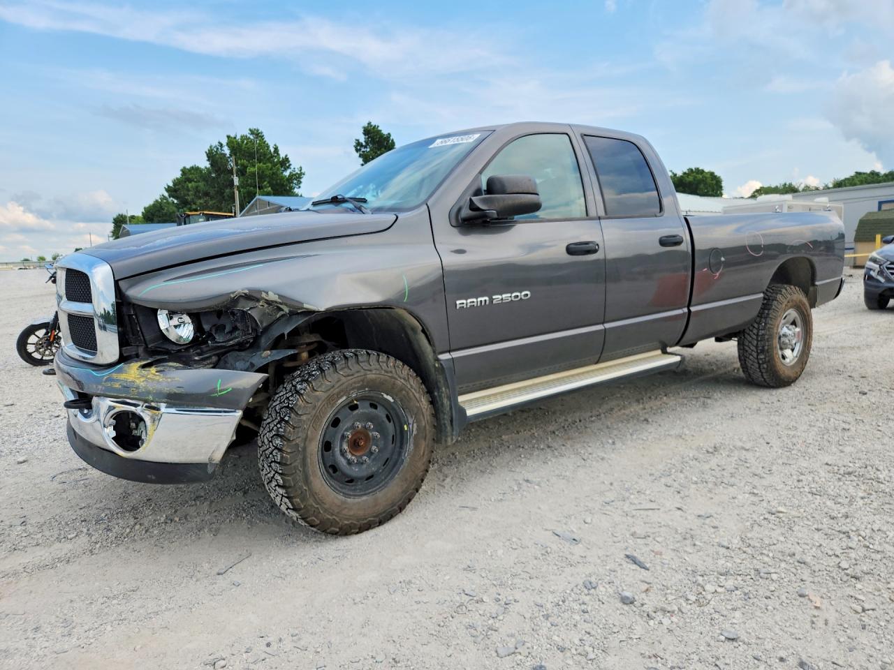 2003 Dodge 2500 ST, VIN 3D7KU28653G728405 — Перед