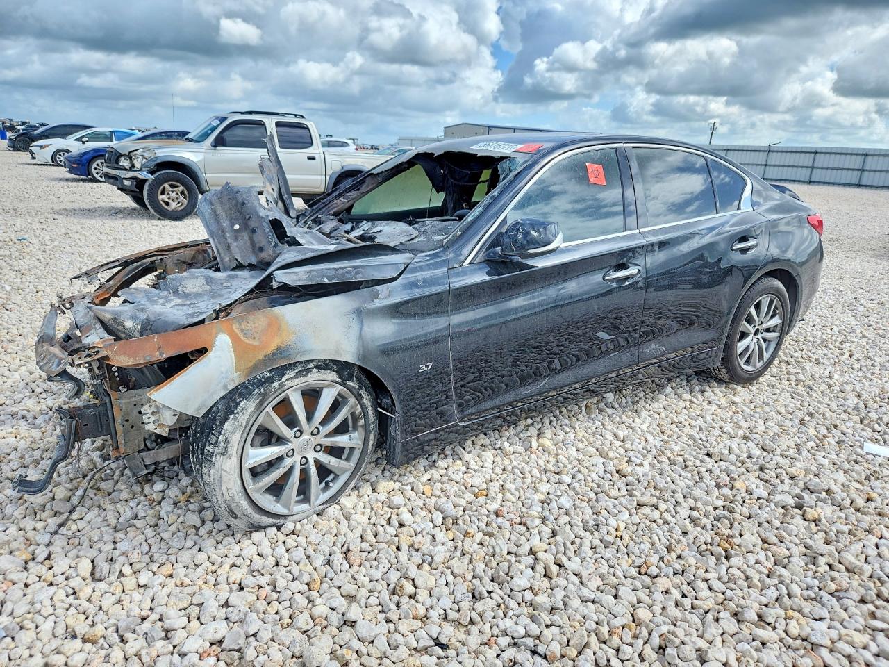 2015 Infiniti Q50 Premium, VIN JN1BV7AP8FM335235 — Engine fire