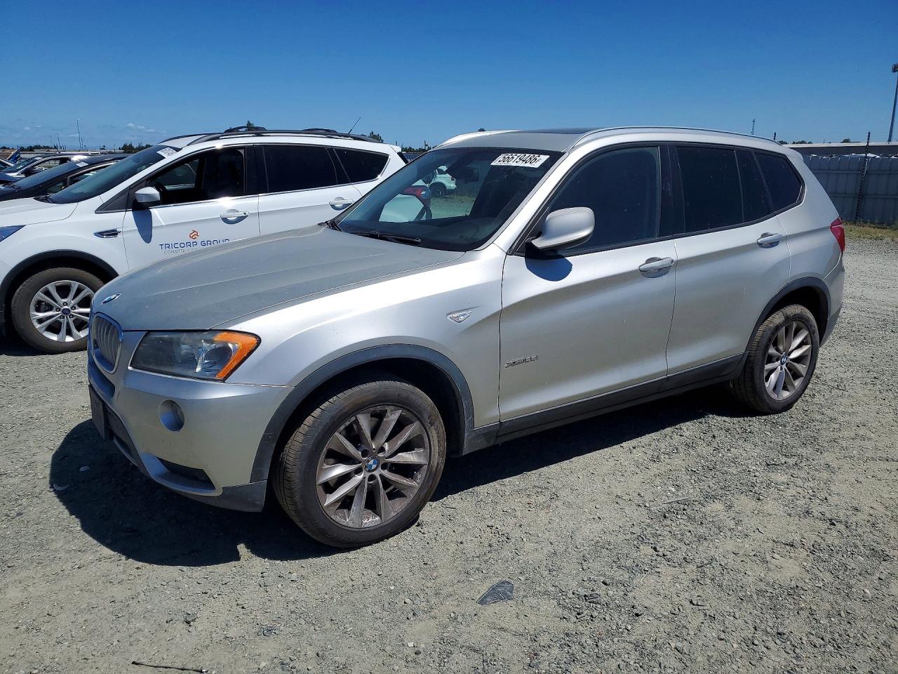 2014 BMW X3 xDrive28i, VIN 5UXWX9C55E0D17086 — Пожар в моторном отсеке