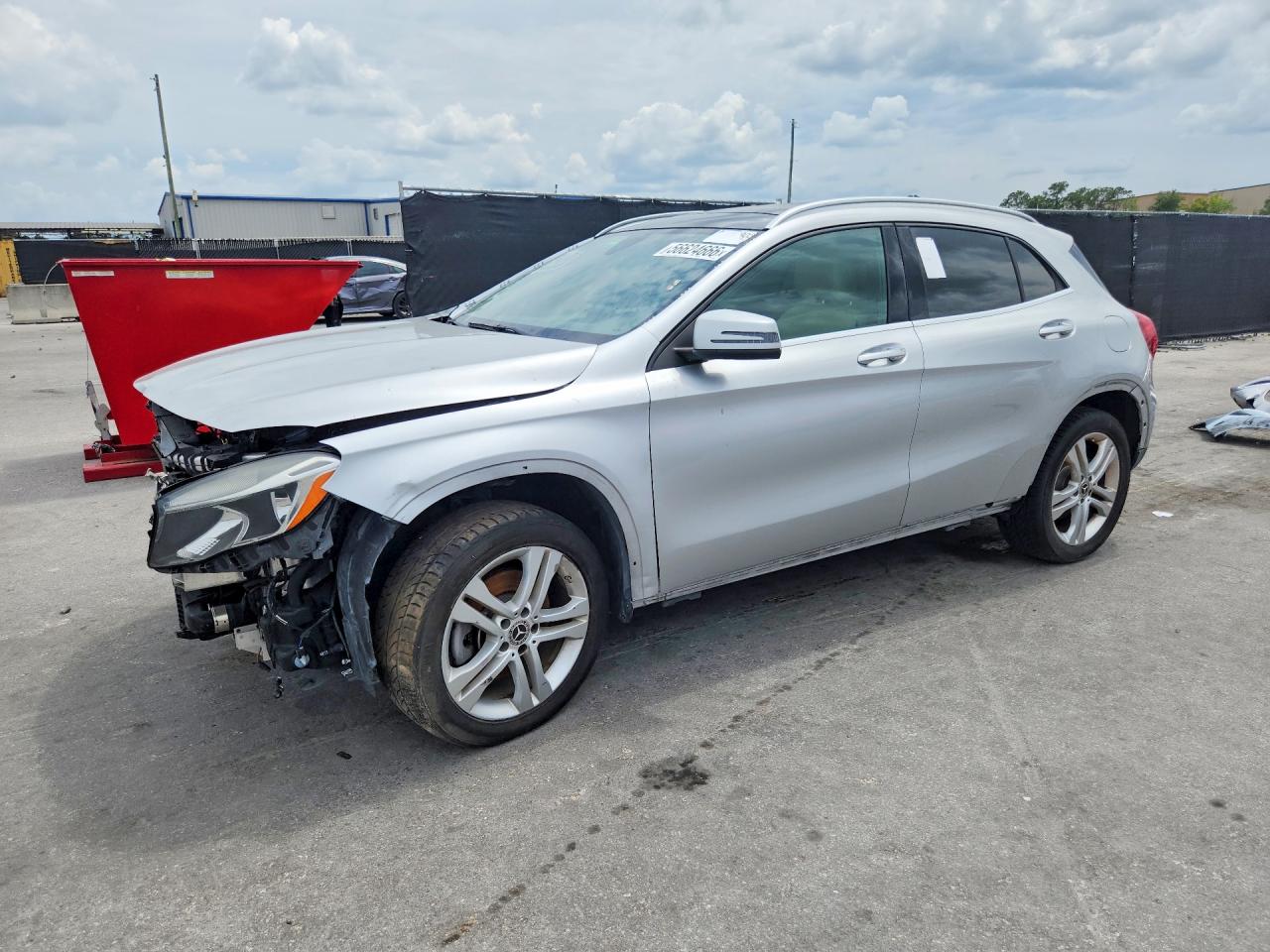 2018 Mercedes-Benz GLA 250, VIN WDCTG4EB2JJ474323 — Front end