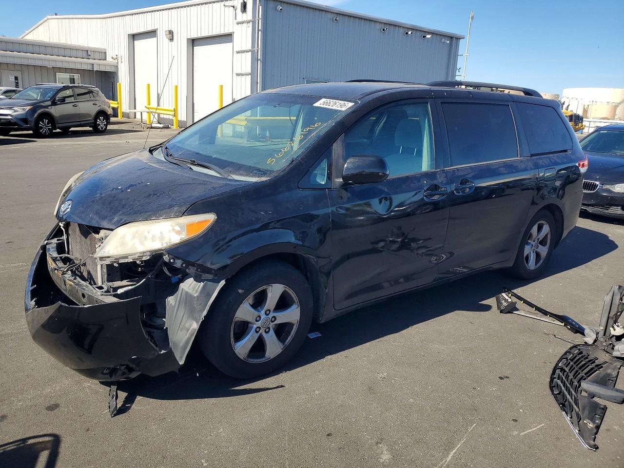 2013 Toyota Sienna LE, VIN 5TDKK3DC1DS307706 — Front end