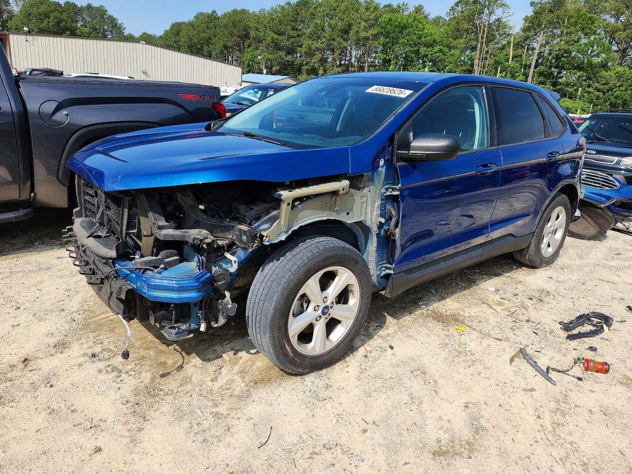 2020 Ford Edge SE, VIN 2FMPK3G93LBA05979 — Перед