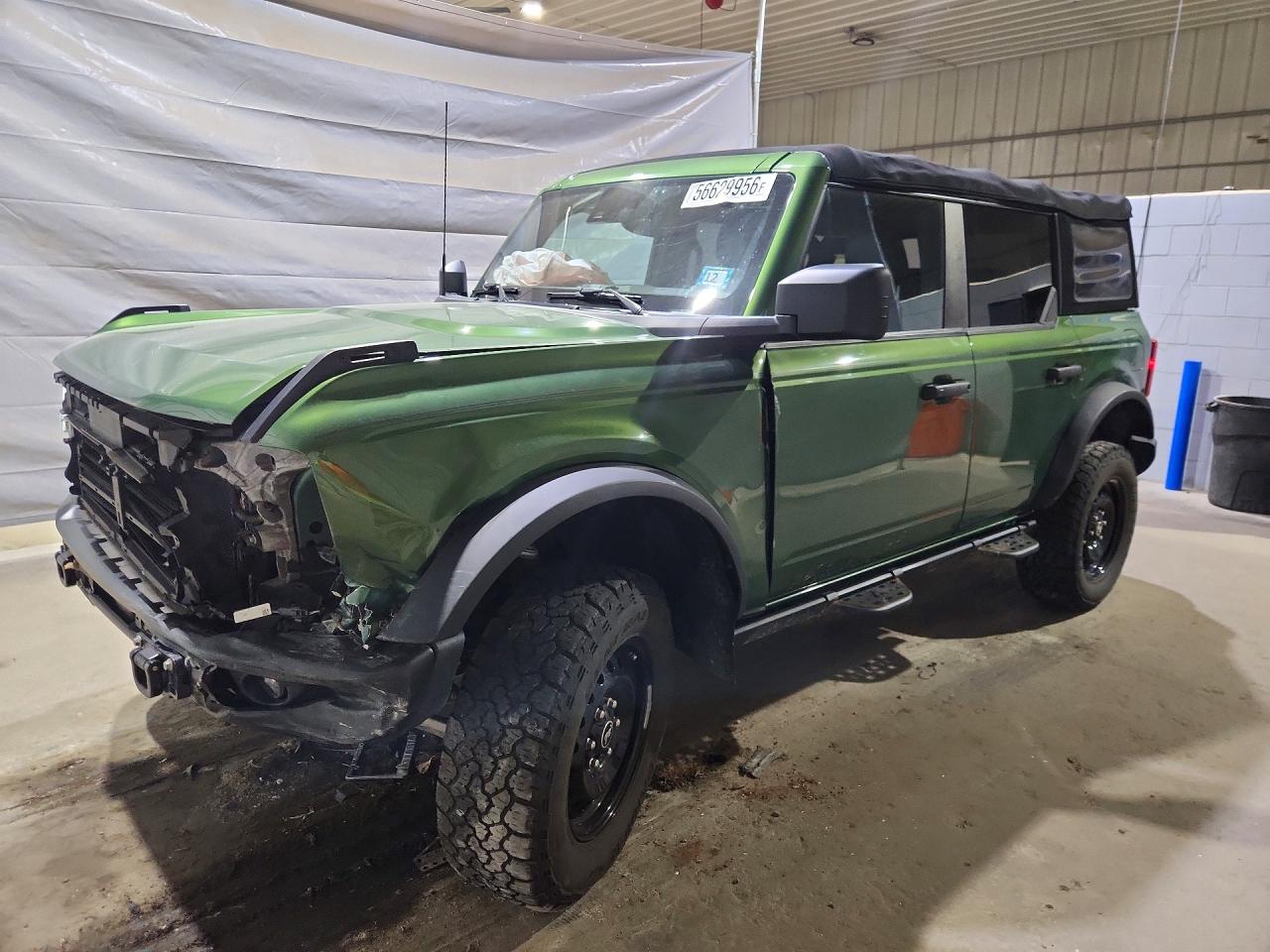 2022 Ford Bronco Black Diamond, VIN 1FMDE5BH3NLB24719 — Front end