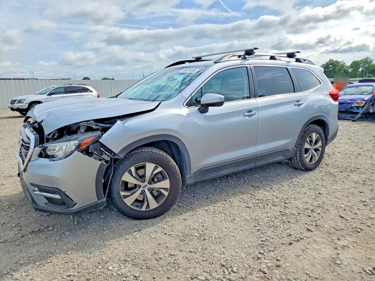 2020 Subaru Ascent Premium, VIN 4S4WMAFD9L3468774 — Front end