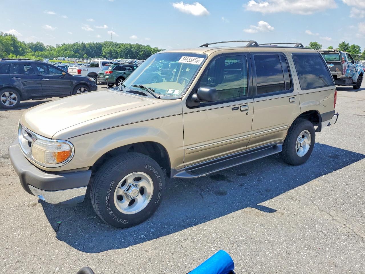 2000 Ford Explorer XLT, VIN 1FMZU73E9YZC59245 — Rear end