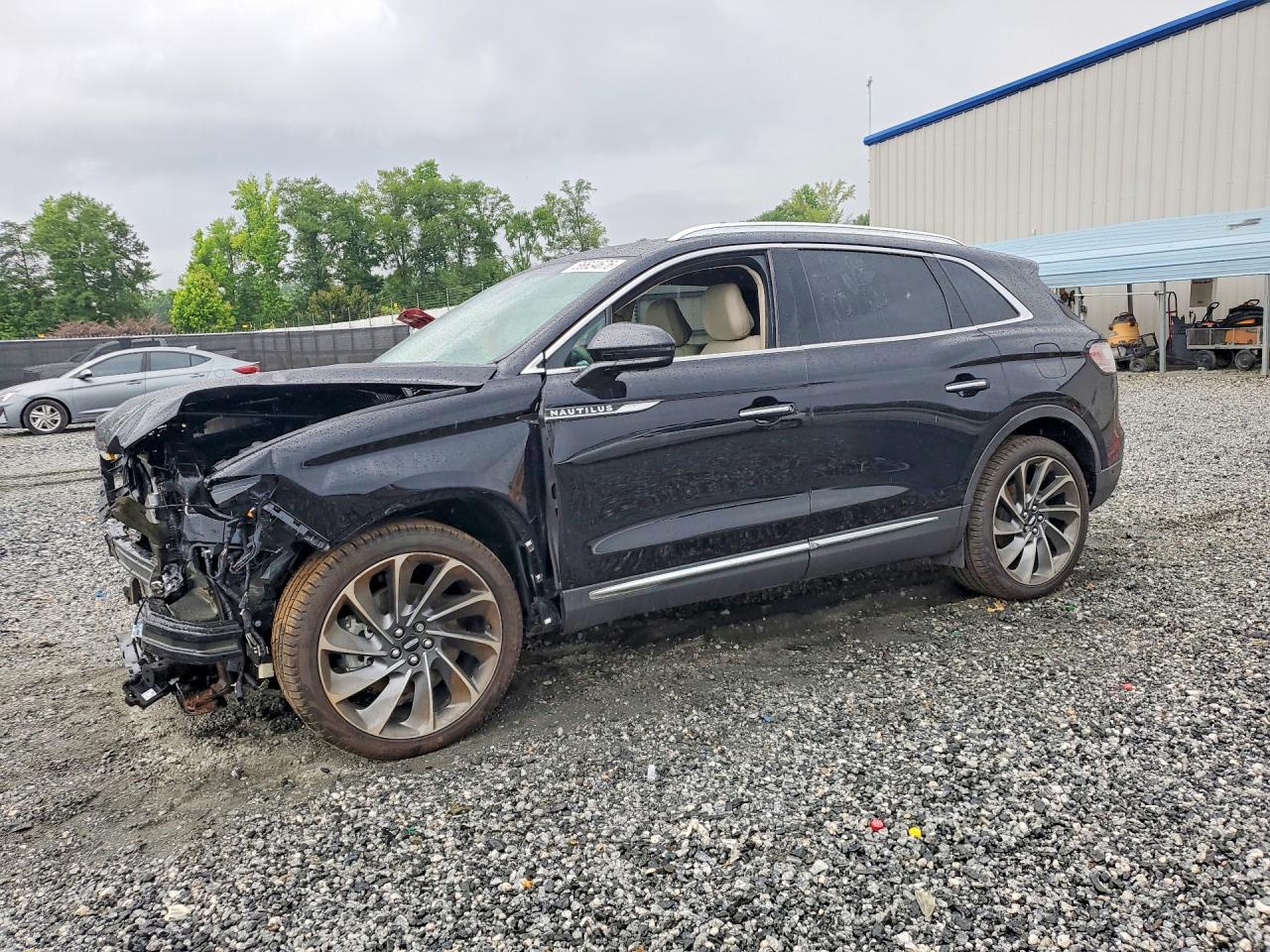 2020 Lincoln Nautilus Reserve, VIN 2LMPJ6K97LBL13365 — Front end