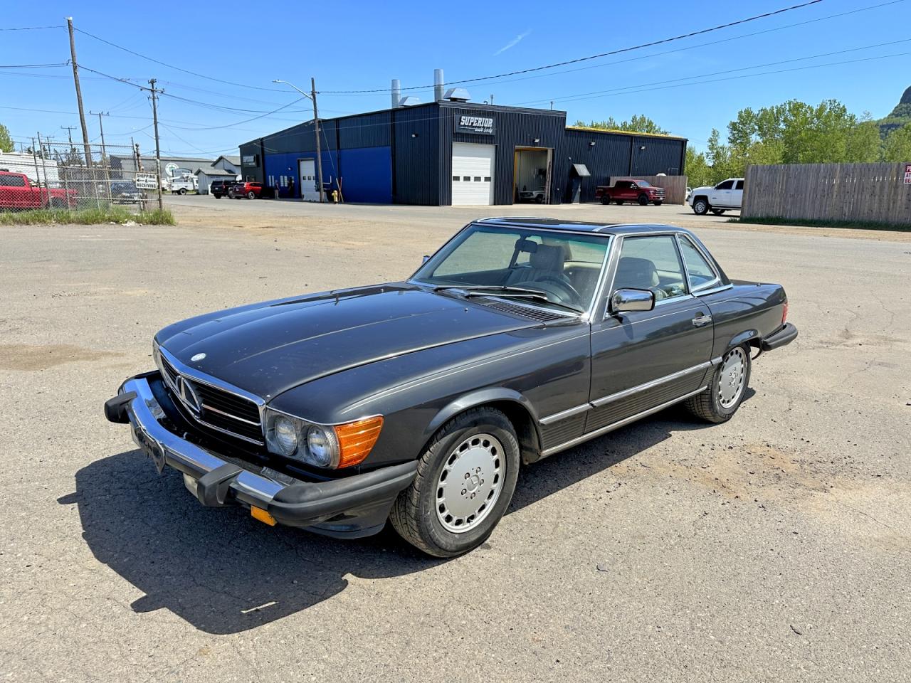 1988 Mercedes-Benz 560 SL, VIN WDBBA48D1JA082318 — Normal wear