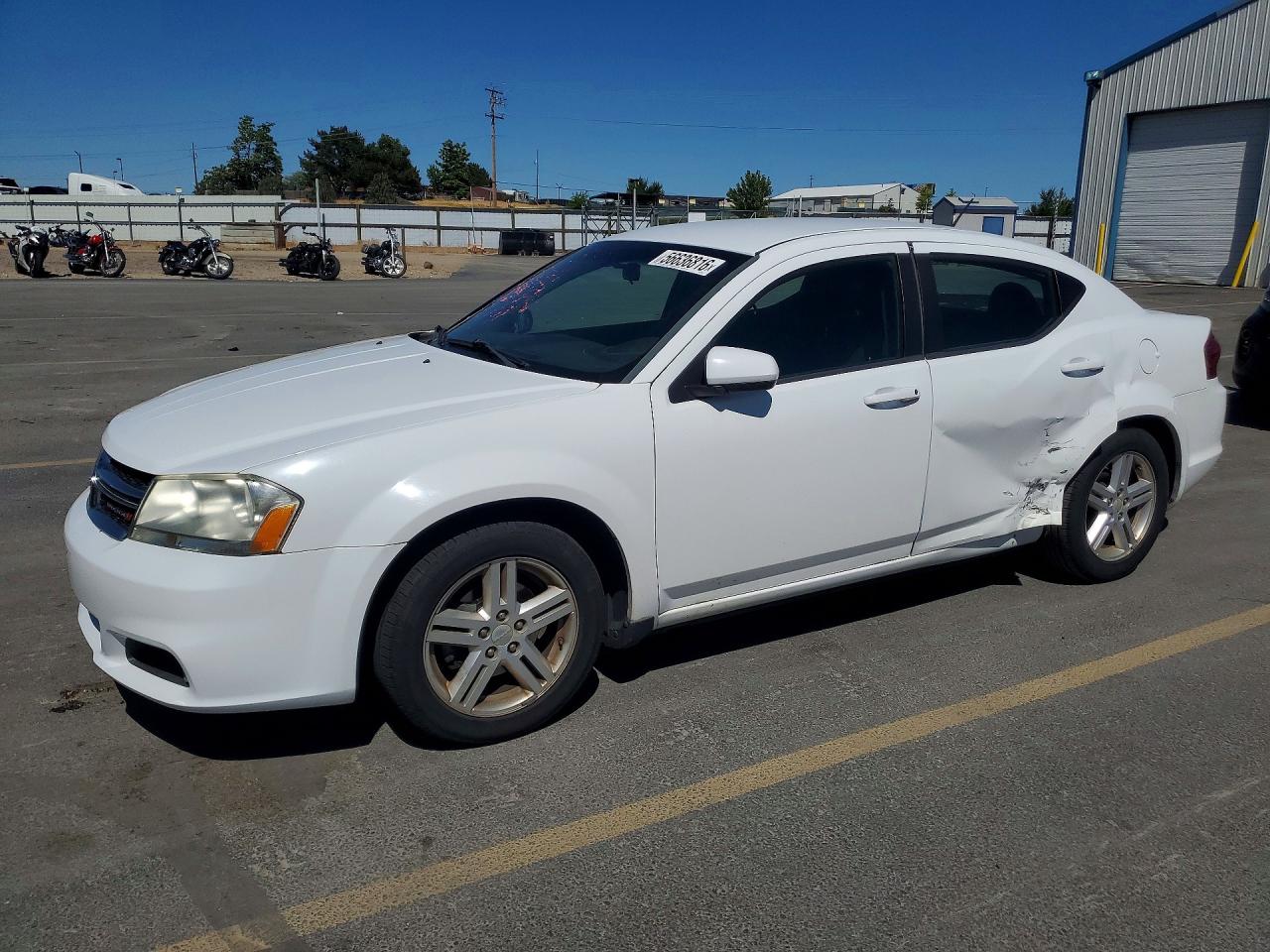 2013 Dodge Avenger SXT, VIN 1C3CDZCB0DN548807 — Бок